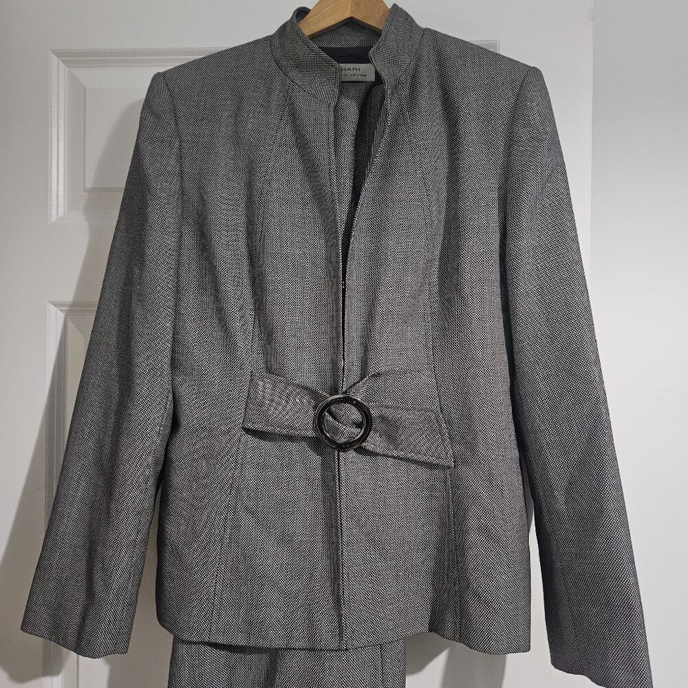 Tahari Womens Pants Suit